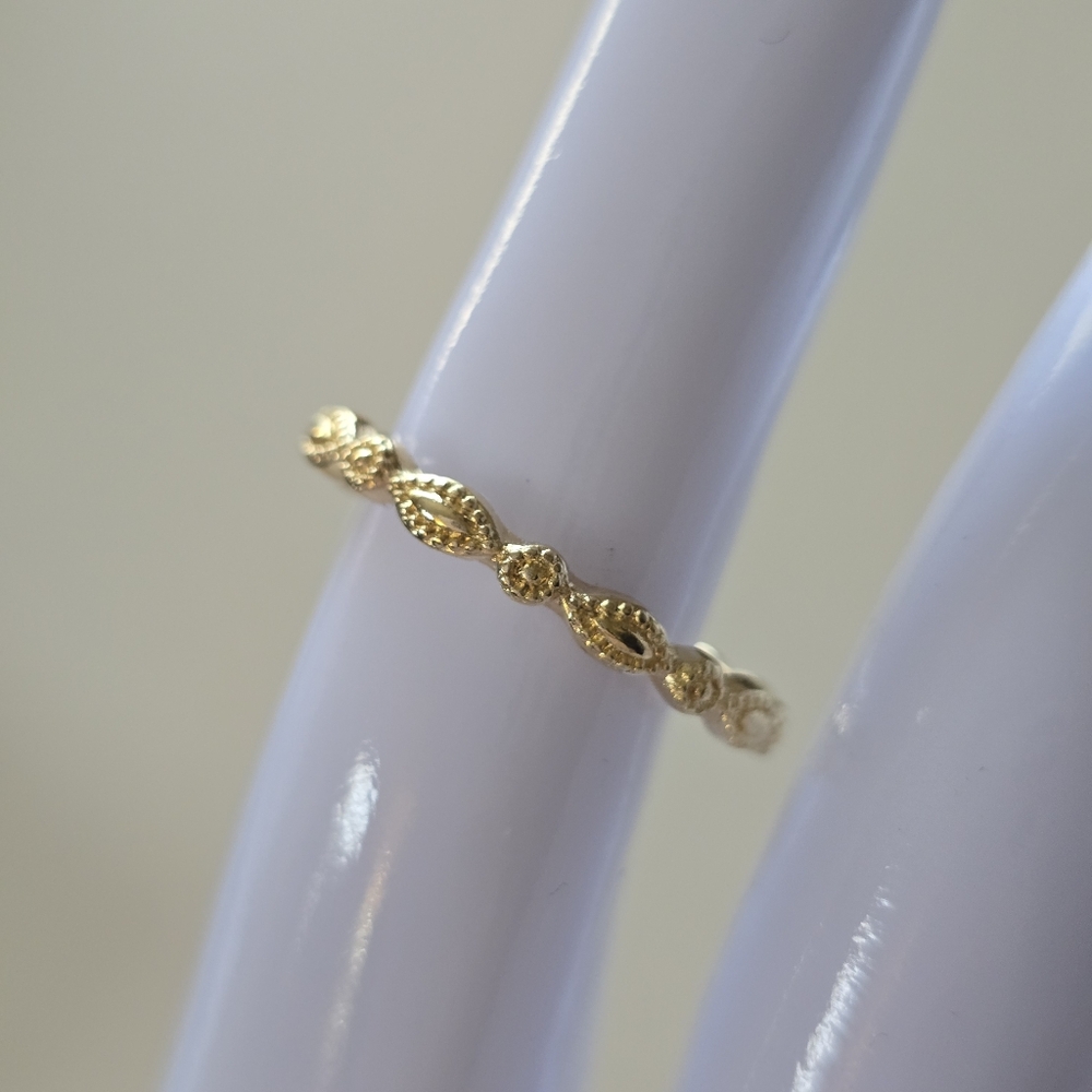 Gold-Tone Twisted Milgrain Ring Size 7 - Picture 2 of 6